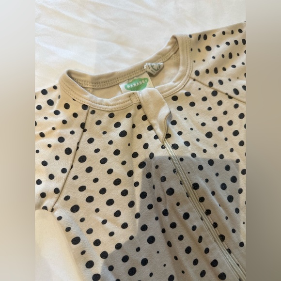 Parade Organics romper / sleeper with polka dots - Picture 2 of 7